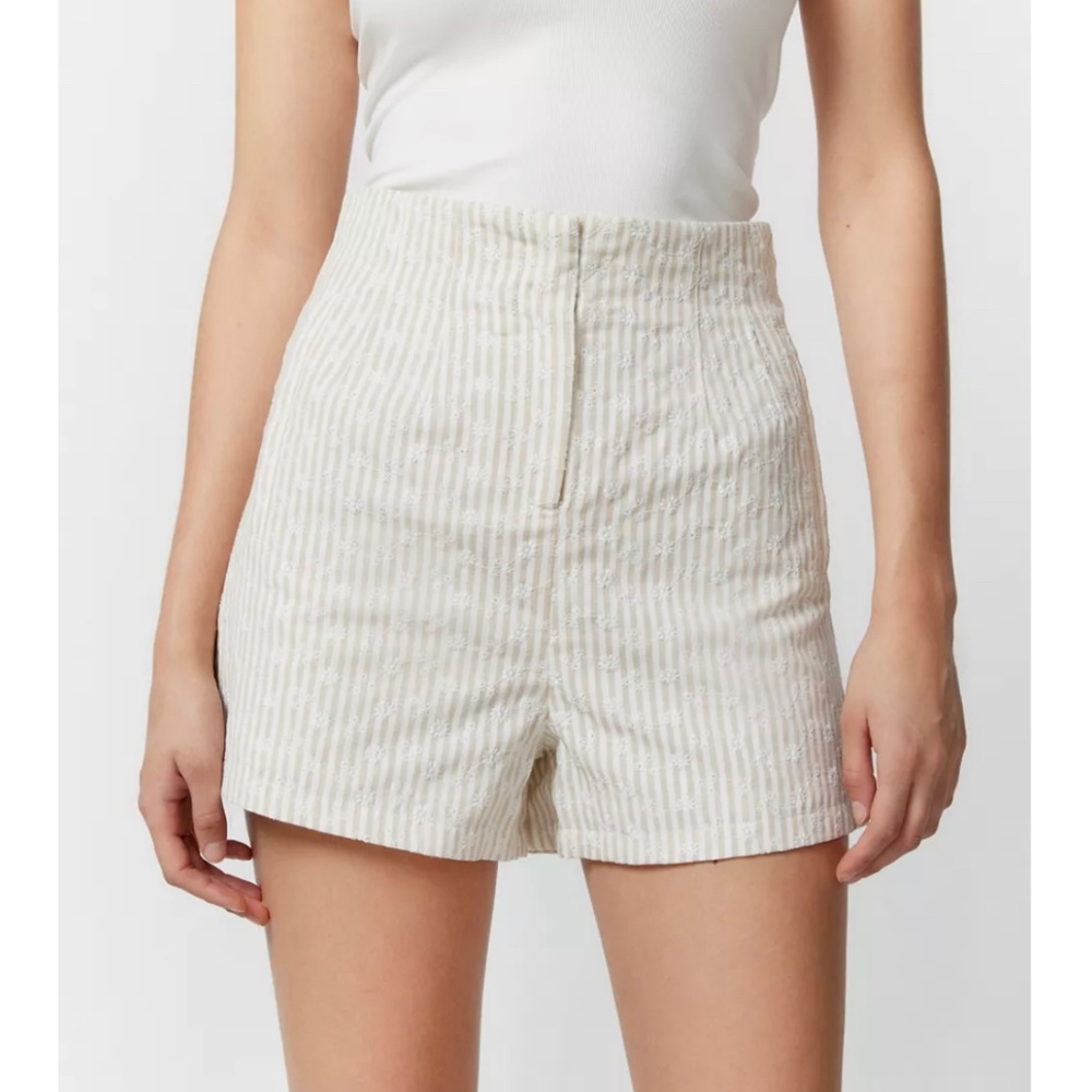 NWT En Saison Riley High-Waisted Stripe Short Embroidered